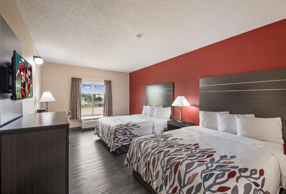Superior Queen Room with Two Queen Beds Disability Access/Roll-In Shower Non Smoking interior